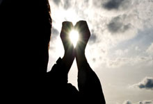 乐竞体育官网:布鲁尔打趣:当我看到帕森斯和哈登防我时 我知道我要拿50分了.